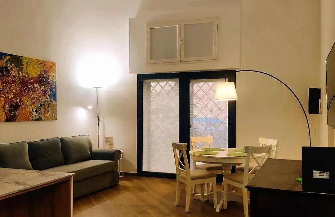 Casa Beatrice, Trastevere-1